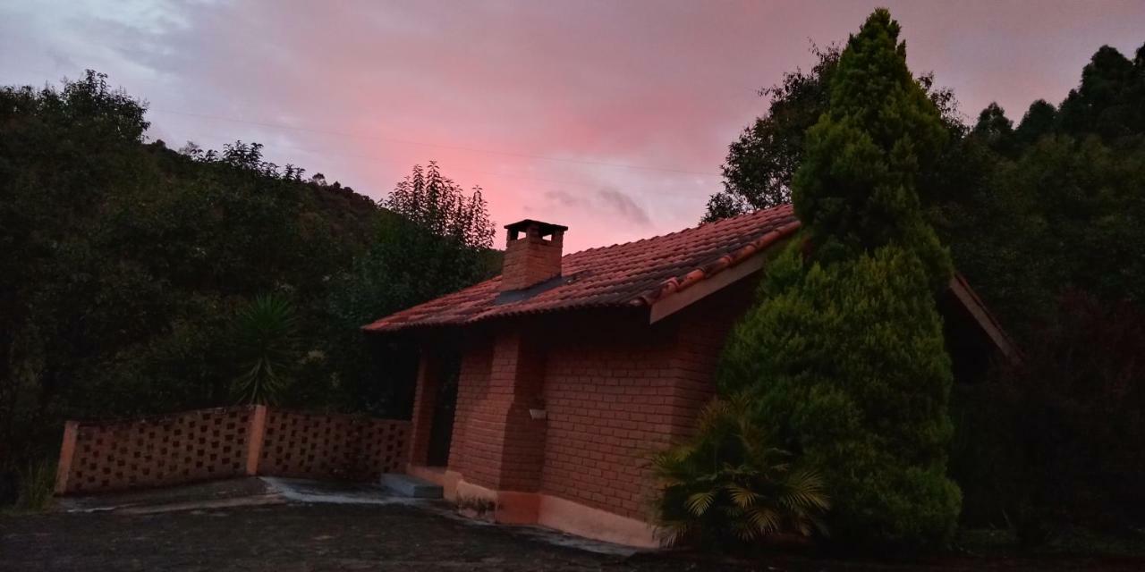 Pousada Recanto Da Vitoria Goncalves Luaran gambar